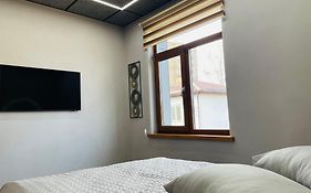 Brivibas Residence - East / West, Free Privat Parking, Free Wifi, Self Check-In